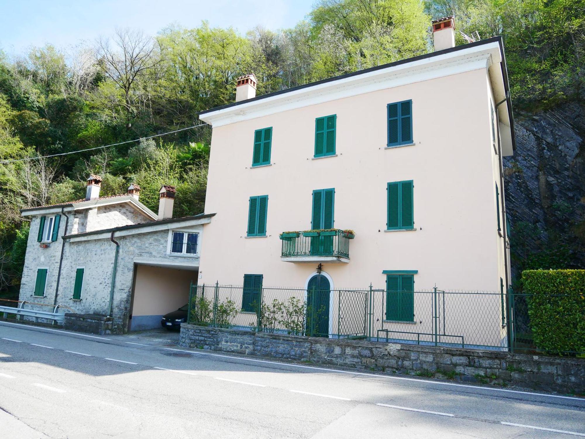 La Riva Appartamento Perledo Bagian luar foto
